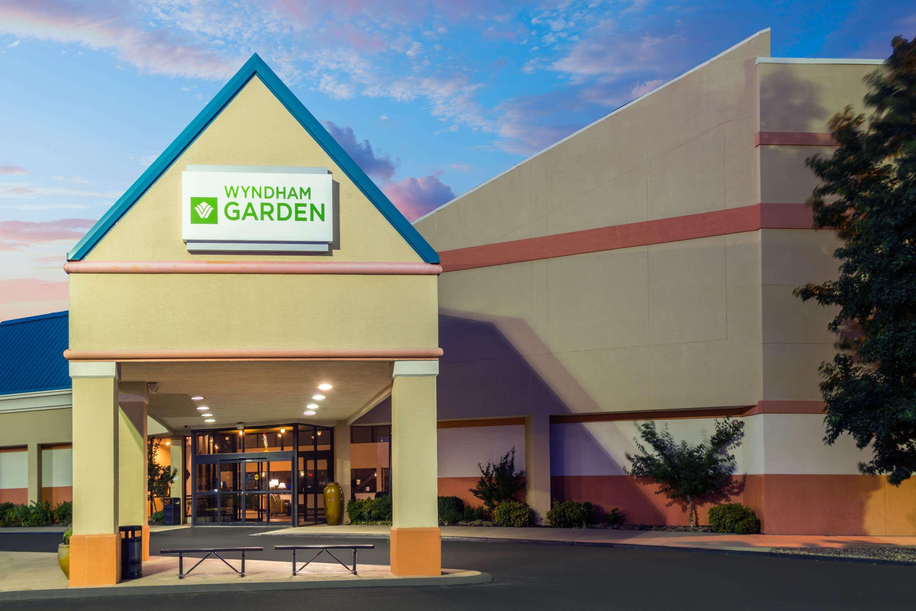 Wyndham Garden Hotel 3*