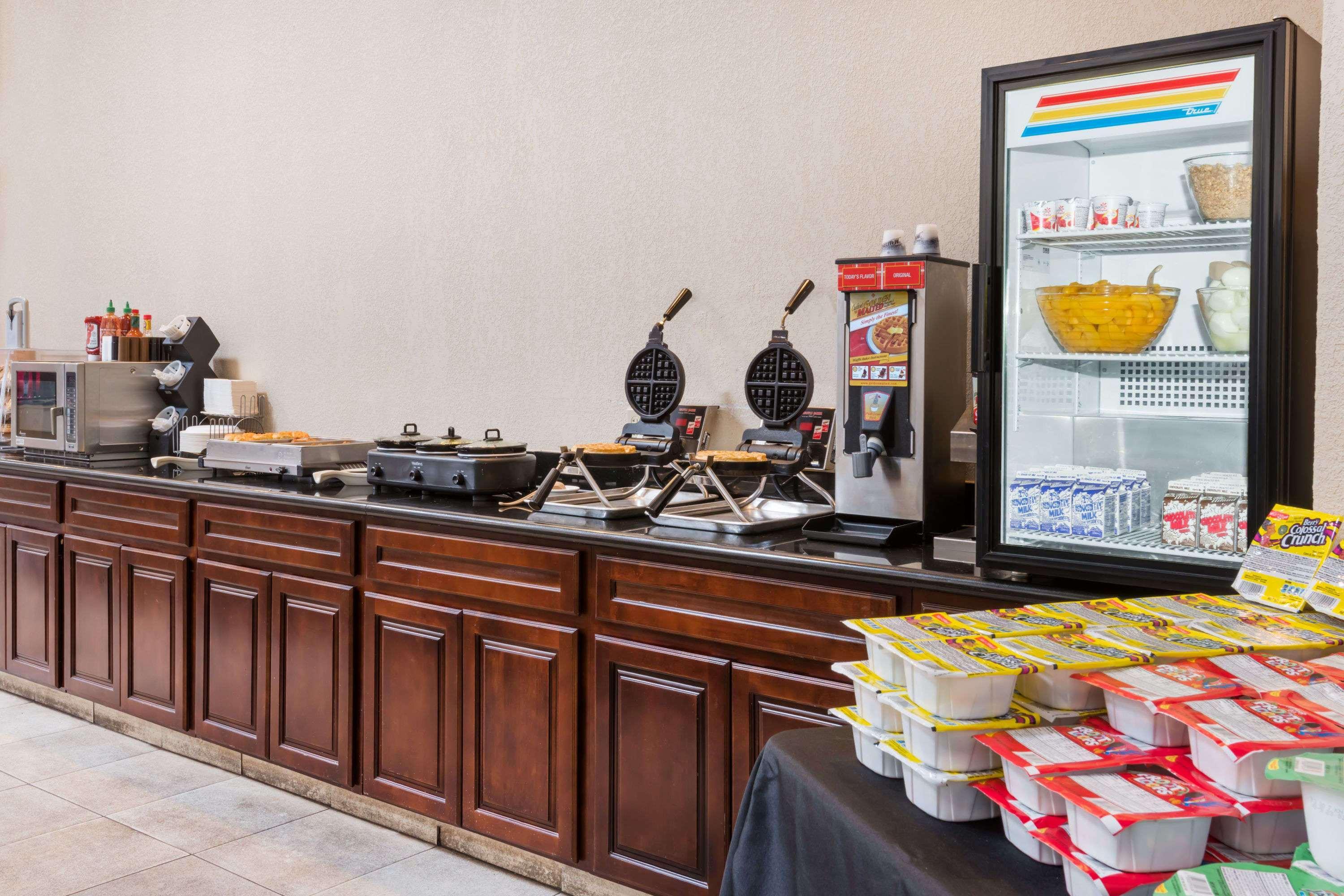 Wyndham Garden Hotel 3*